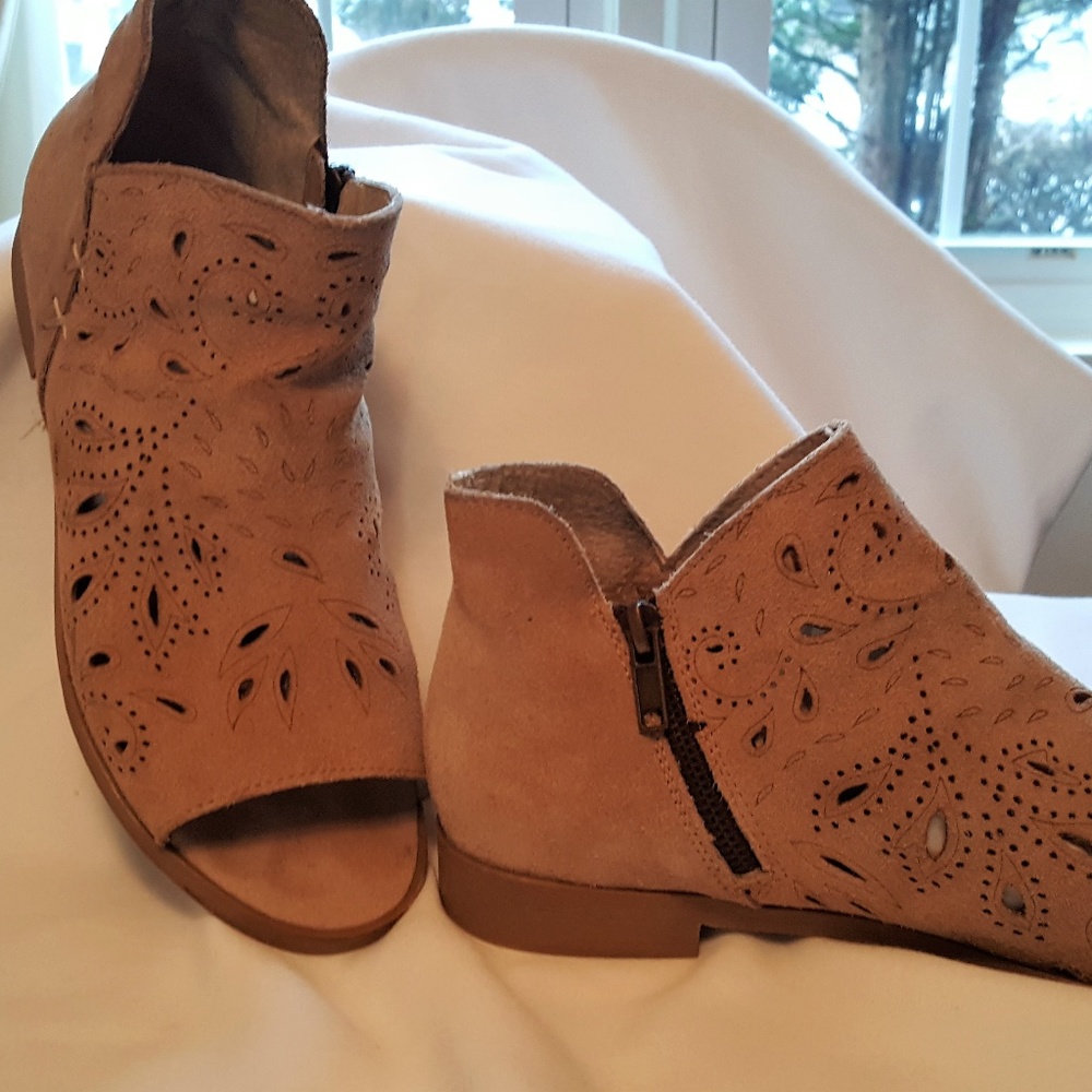 Coolway Nelia Peep-toe Ankle Booties